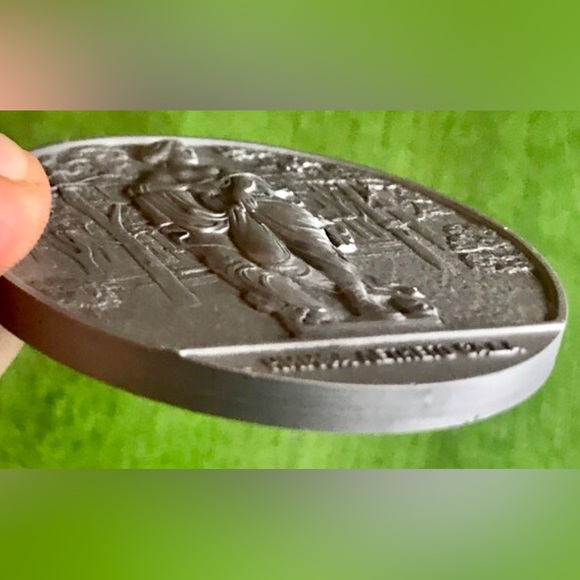 Vintage 1980s 1990s Antique Soviet Era Russian Commemorative Metal TABLE MEDAL - Picture 6 of 6